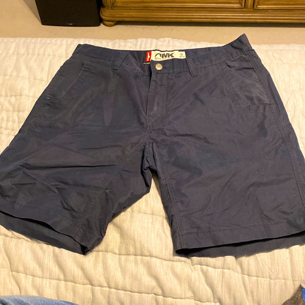 Navy blue mountain khakis shorts 36